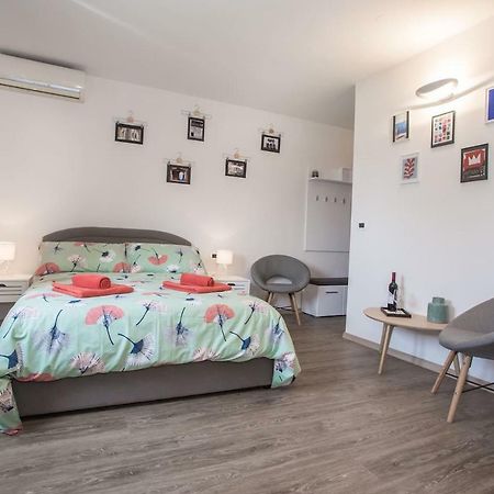 Caprice Studio Apartment 波雷奇 外观 照片