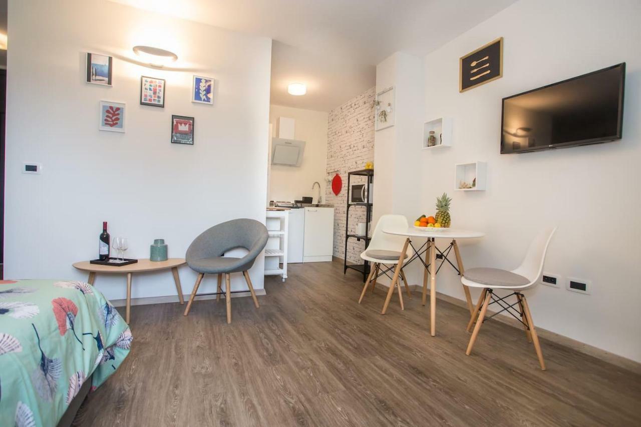Caprice Studio Apartment 波雷奇 外观 照片