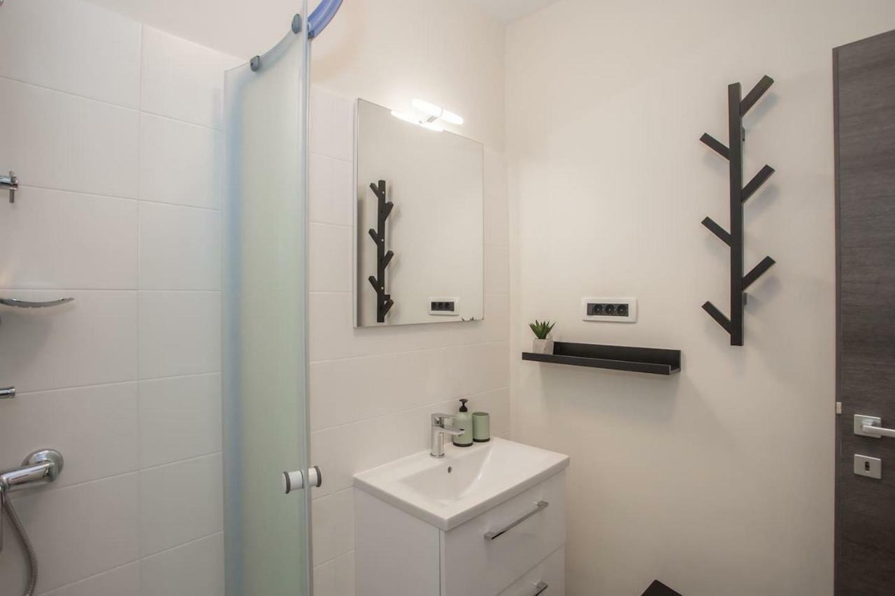Caprice Studio Apartment 波雷奇 外观 照片